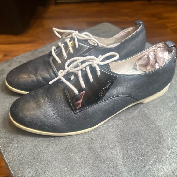 Calvin‎ Klein Kelcey Peddle Pushers Navy Metal Accents Women’s Size 8 - Picture 1 of 7
